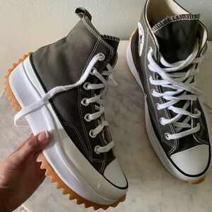 Chuck Taylor high top run star hike platform sneakers in deep green